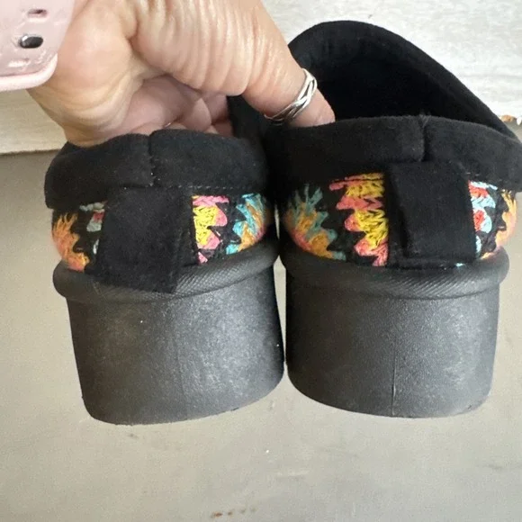 Bamboo Frosty Platform Crochet Clog slippers black multi-color pattern Sz 9/39 - Picture 6 of 9